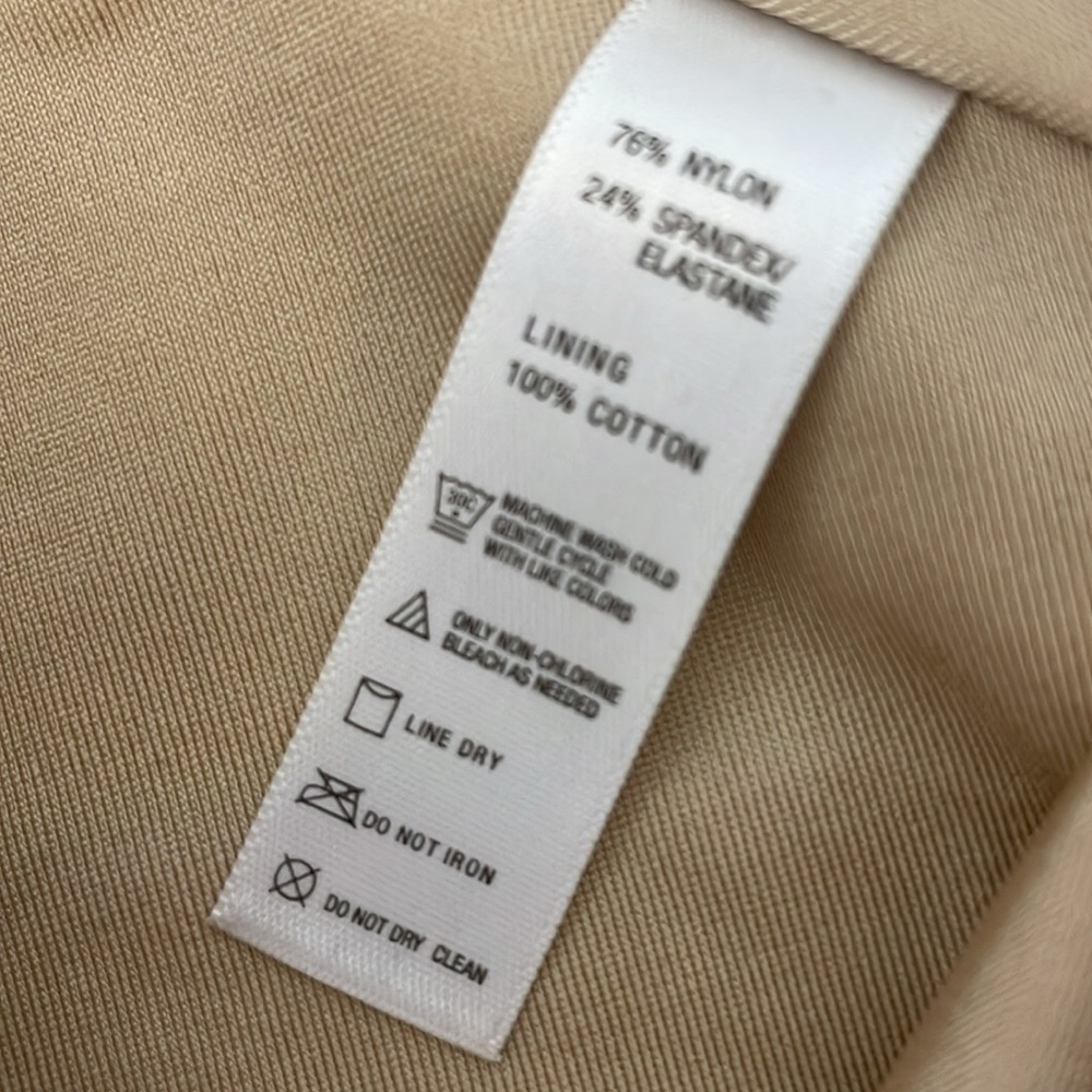 Spanx Shaping Tummy‎ Control Mid Thigh
Short size Large - Picture 8 of 9